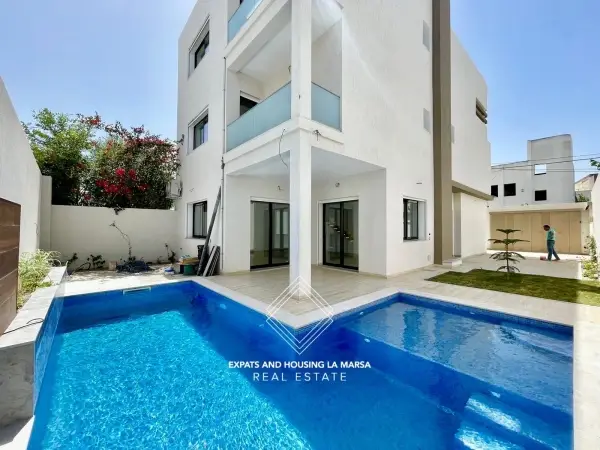 Villa on Hollywood Boulevard