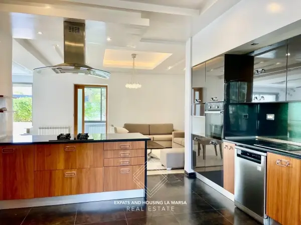 Villa on Hollywood Boulevard