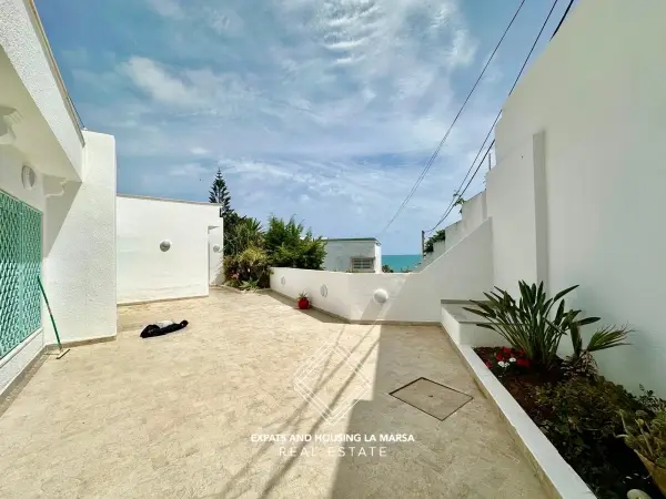 Villa on Hollywood Boulevard