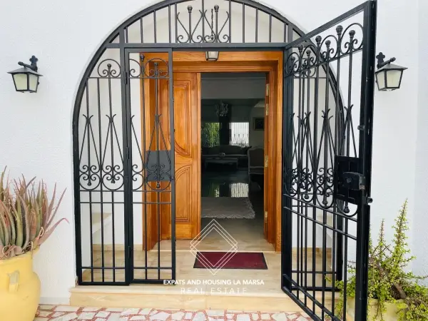 Villa on Hollywood Boulevard