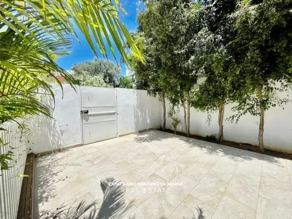 Villa on Hollywood Boulevard