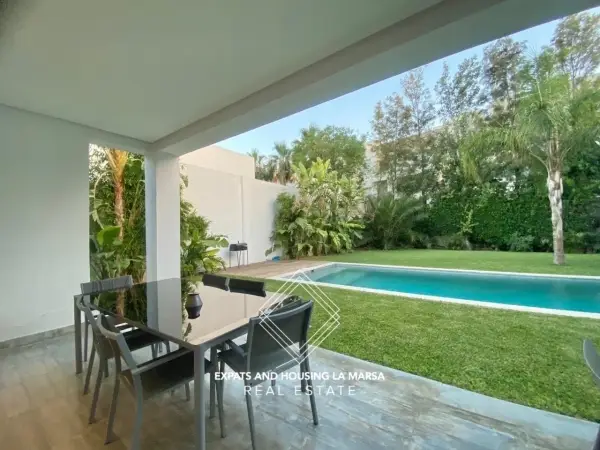 Villa on Hollywood Boulevard