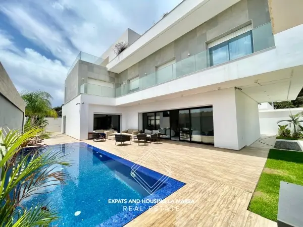 Villa on Hollywood Boulevard