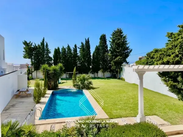 Villa on Hollywood Boulevard