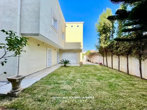 Villa on Hollywood Boulevard