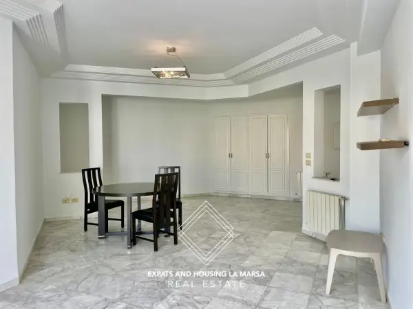 Villa on Hollywood Boulevard