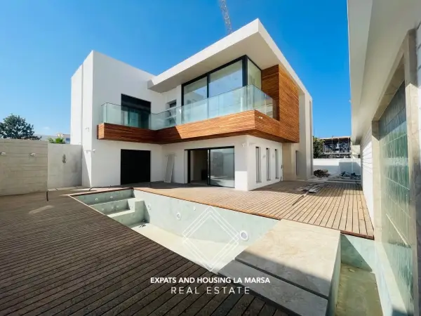 Villa on Hollywood Boulevard
