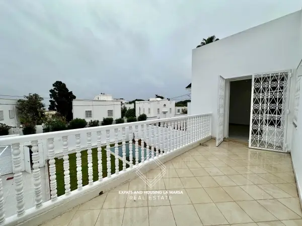 Villa on Hollywood Boulevard