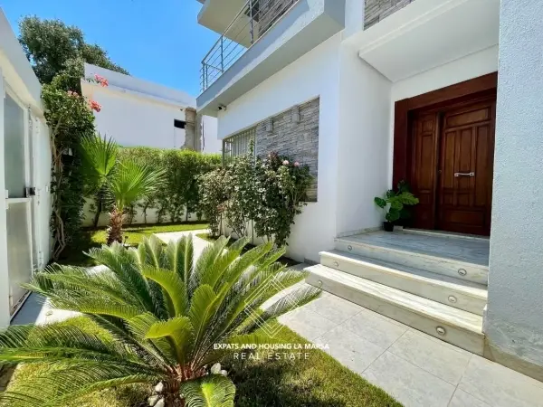 Villa on Hollywood Boulevard