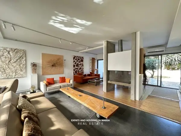Villa on Hollywood Boulevard