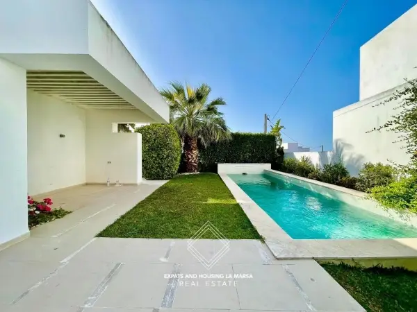 Villa on Hollywood Boulevard