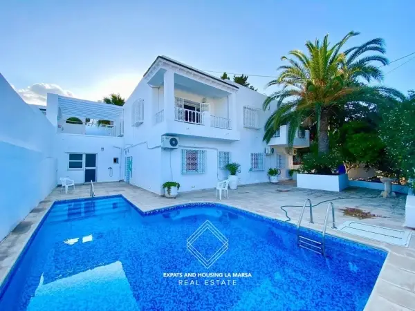 Villa on Hollywood Boulevard