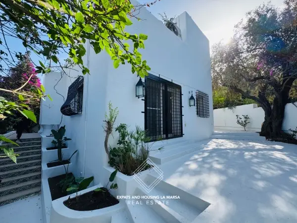Villa on Hollywood Boulevard
