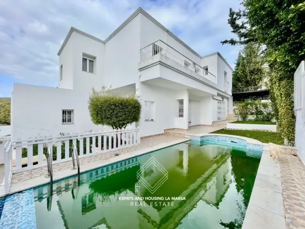 Villa on Hollywood Boulevard