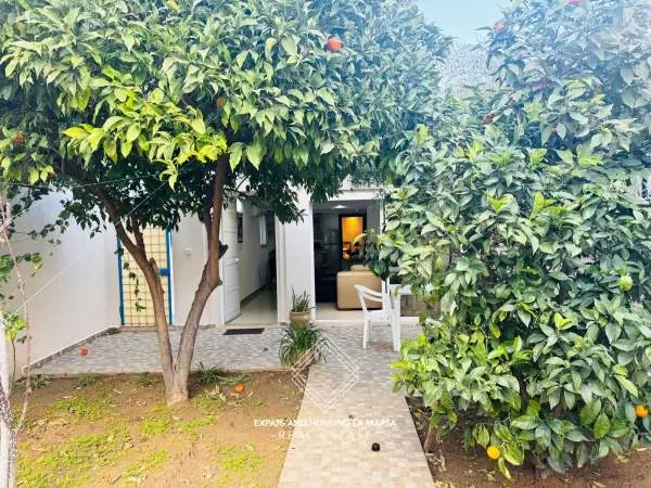 Villa on Hollywood Boulevard