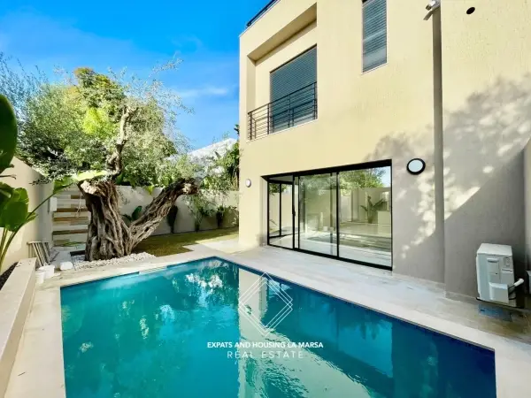 Villa on Hollywood Boulevard