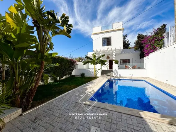 Villa on Hollywood Boulevard