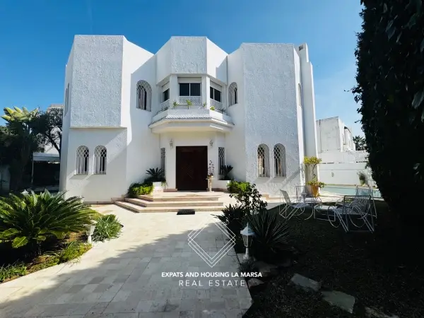 Villa on Hollywood Boulevard