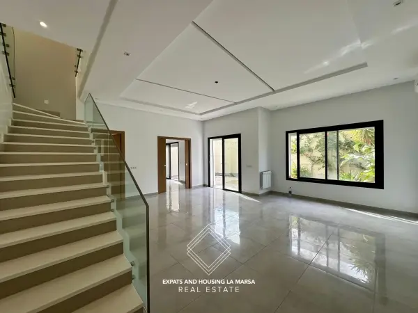 Villa on Hollywood Boulevard