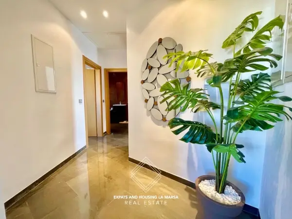 Villa on Hollywood Boulevard
