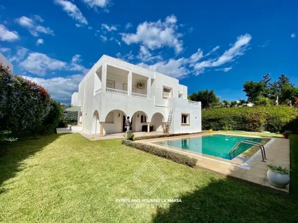 Villa on Hollywood Boulevard