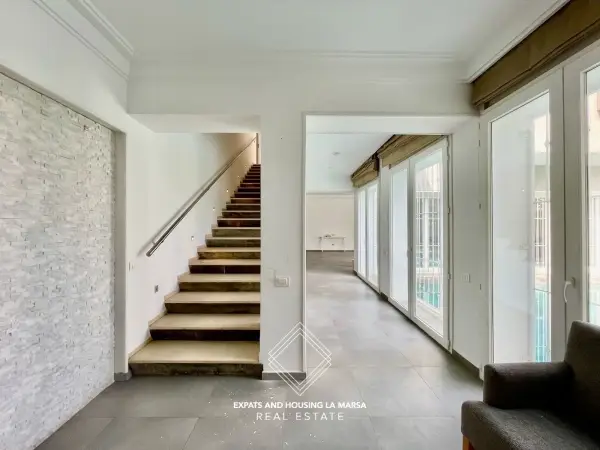 Villa on Hollywood Boulevard