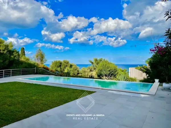 Villa on Hollywood Boulevard