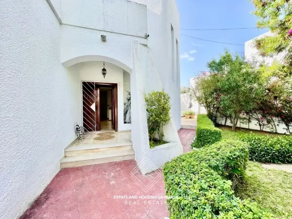 Villa on Hollywood Boulevard