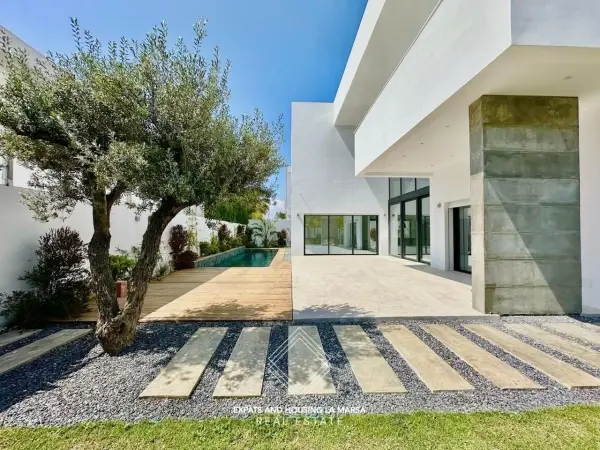 Villa on Hollywood Boulevard