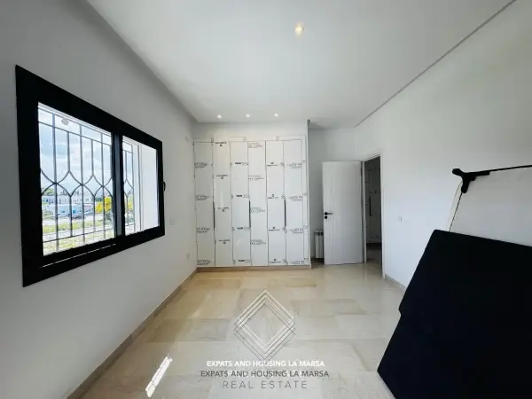 Villa on Hollywood Boulevard