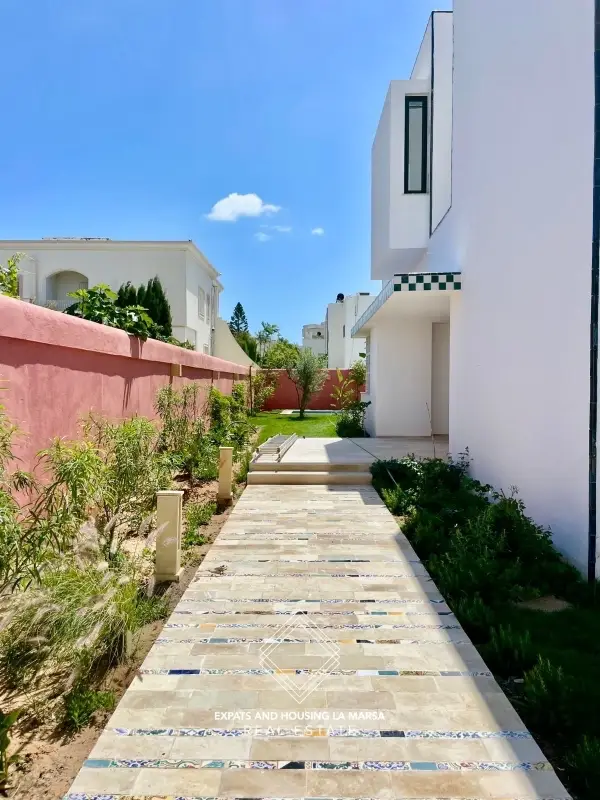 Villa on Hollywood Boulevard
