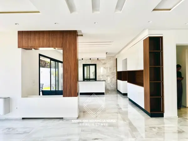 Villa on Hollywood Boulevard