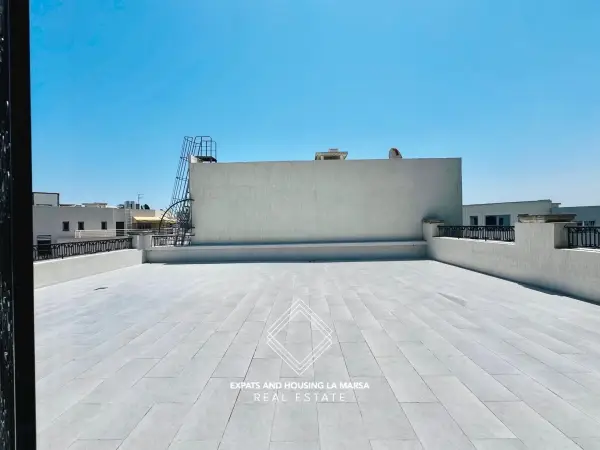 Villa on Hollywood Boulevard