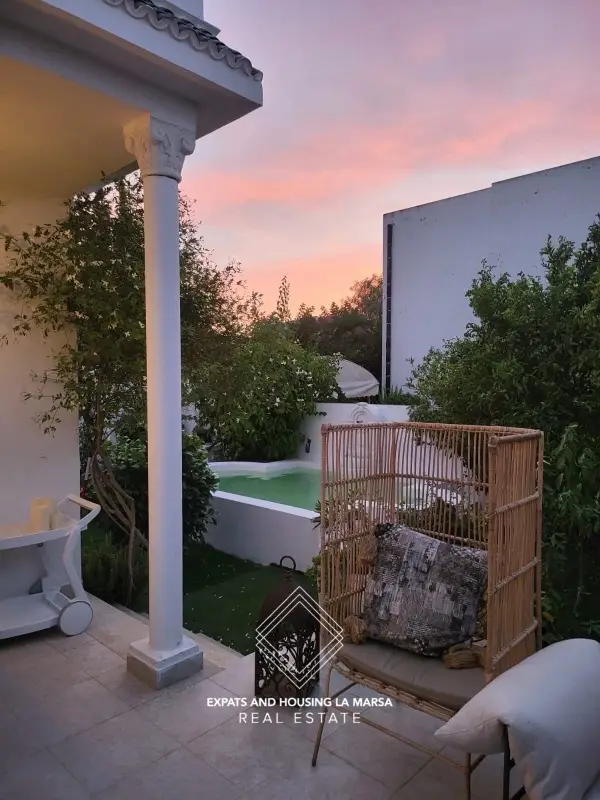 Villa on Hollywood Boulevard