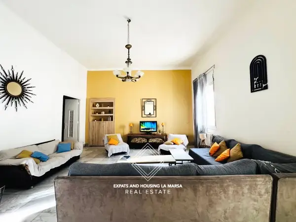 Villa on Hollywood Boulevard