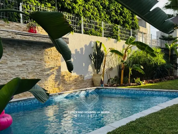 Villa on Hollywood Boulevard