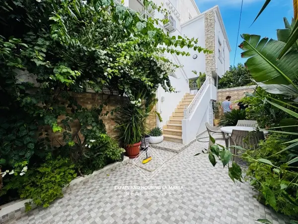 Villa on Hollywood Boulevard