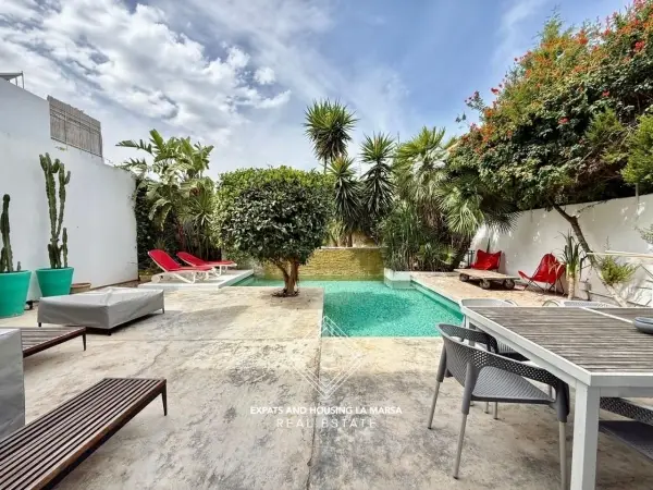 Villa on Hollywood Boulevard