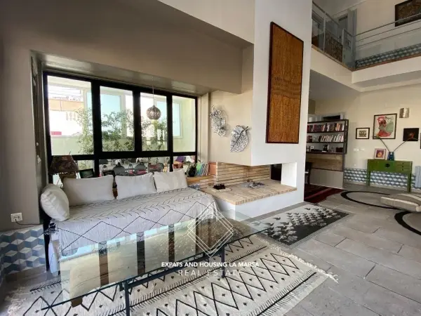 Villa on Hollywood Boulevard