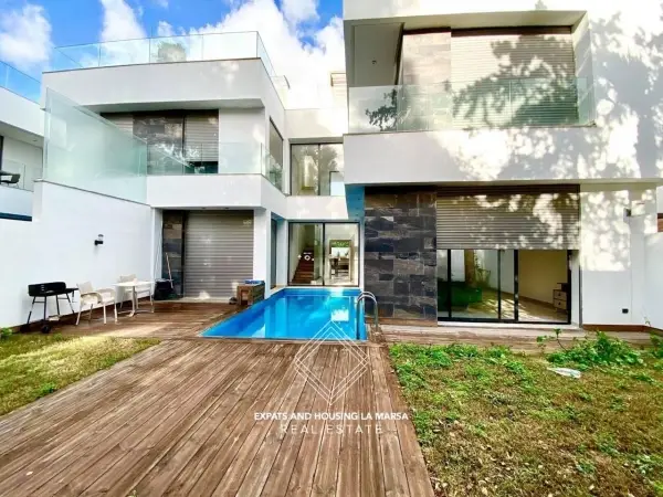 Villa on Hollywood Boulevard