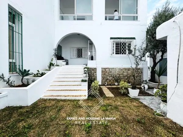 Villa on Hollywood Boulevard